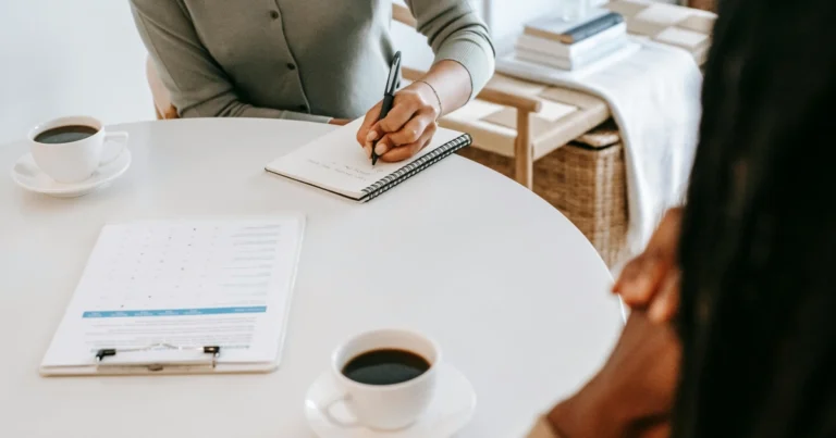 cum-te-ajuta-un-broker-de-credite-sa-obtii-un-credit-ipotecar-avantajos